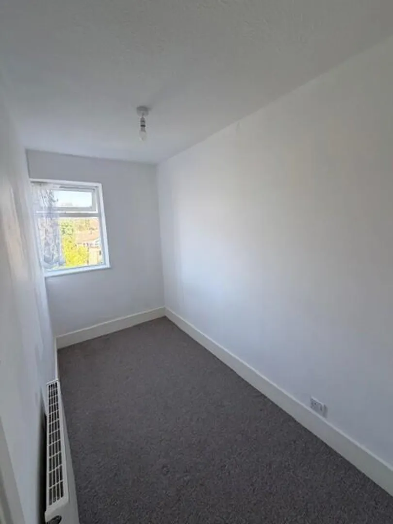https://mr0.homeflow-assets.co.uk/files/photo/image/47058/6189/_x_/czZywiMpi0yAQGXWpXr7xw.jpg