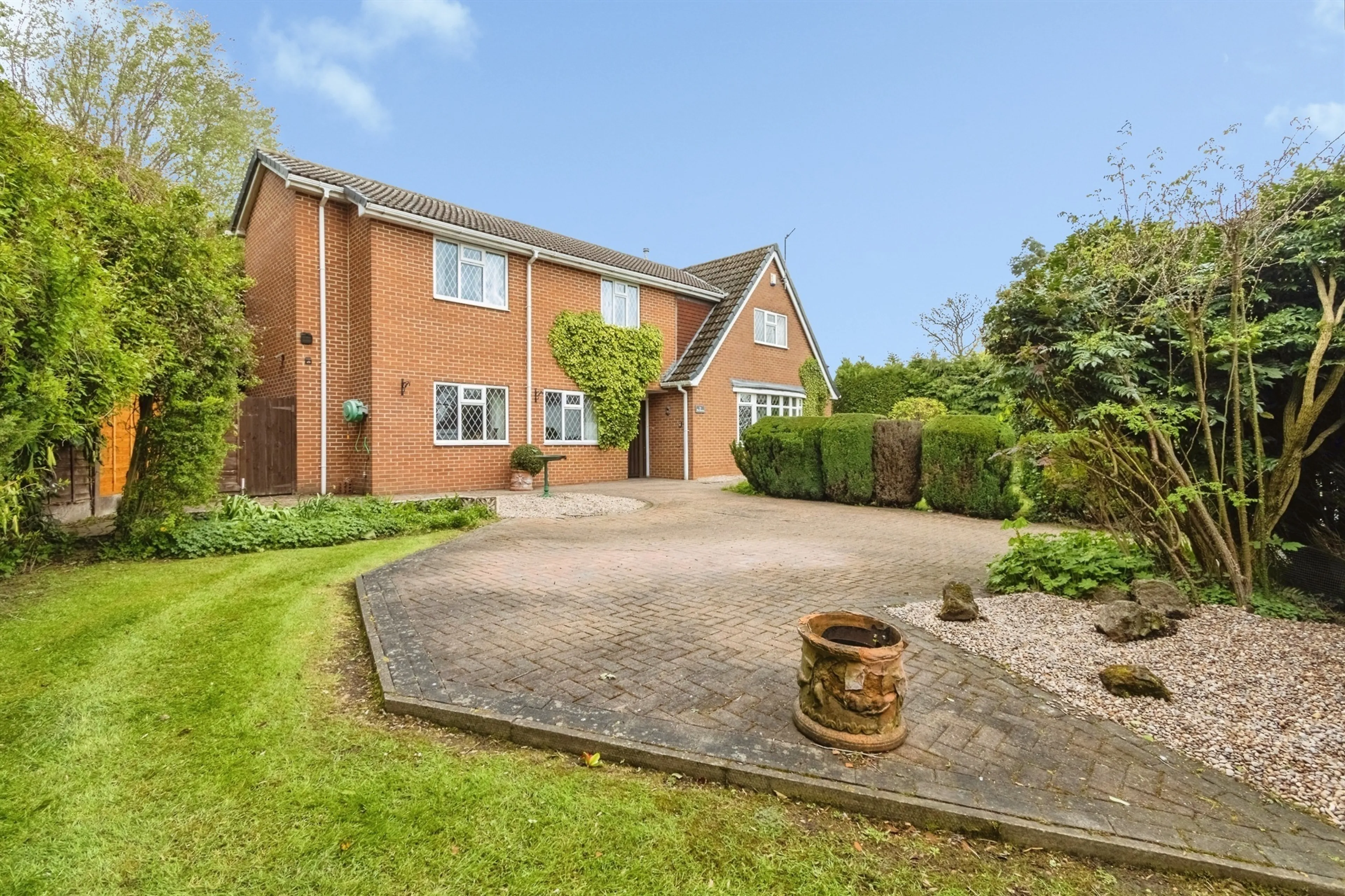 Property at The Avenue, Scholes, LEEDS
