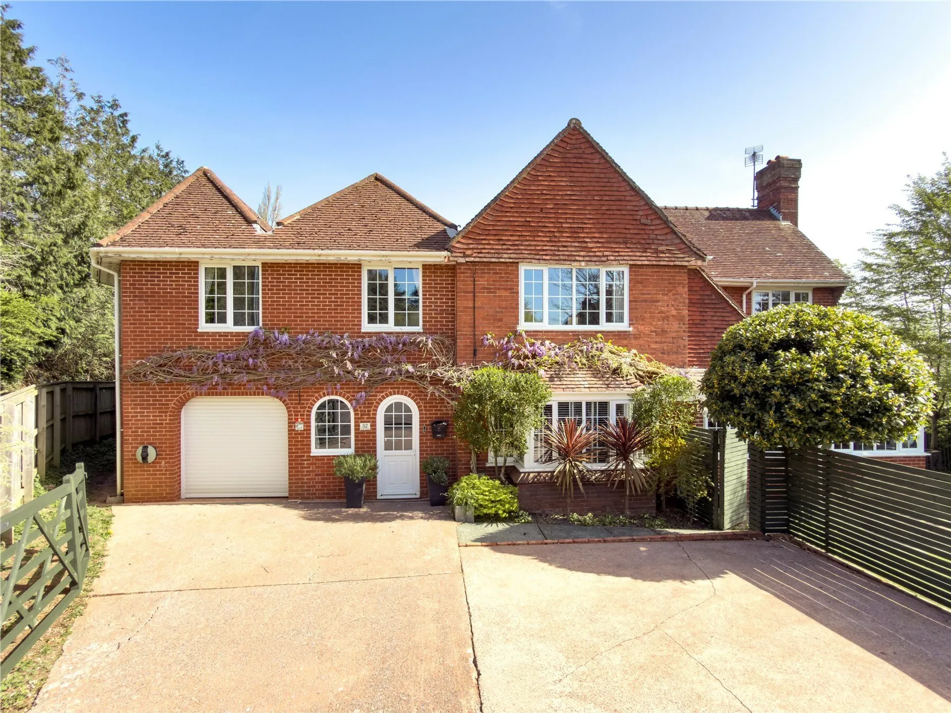 Property photo top 0