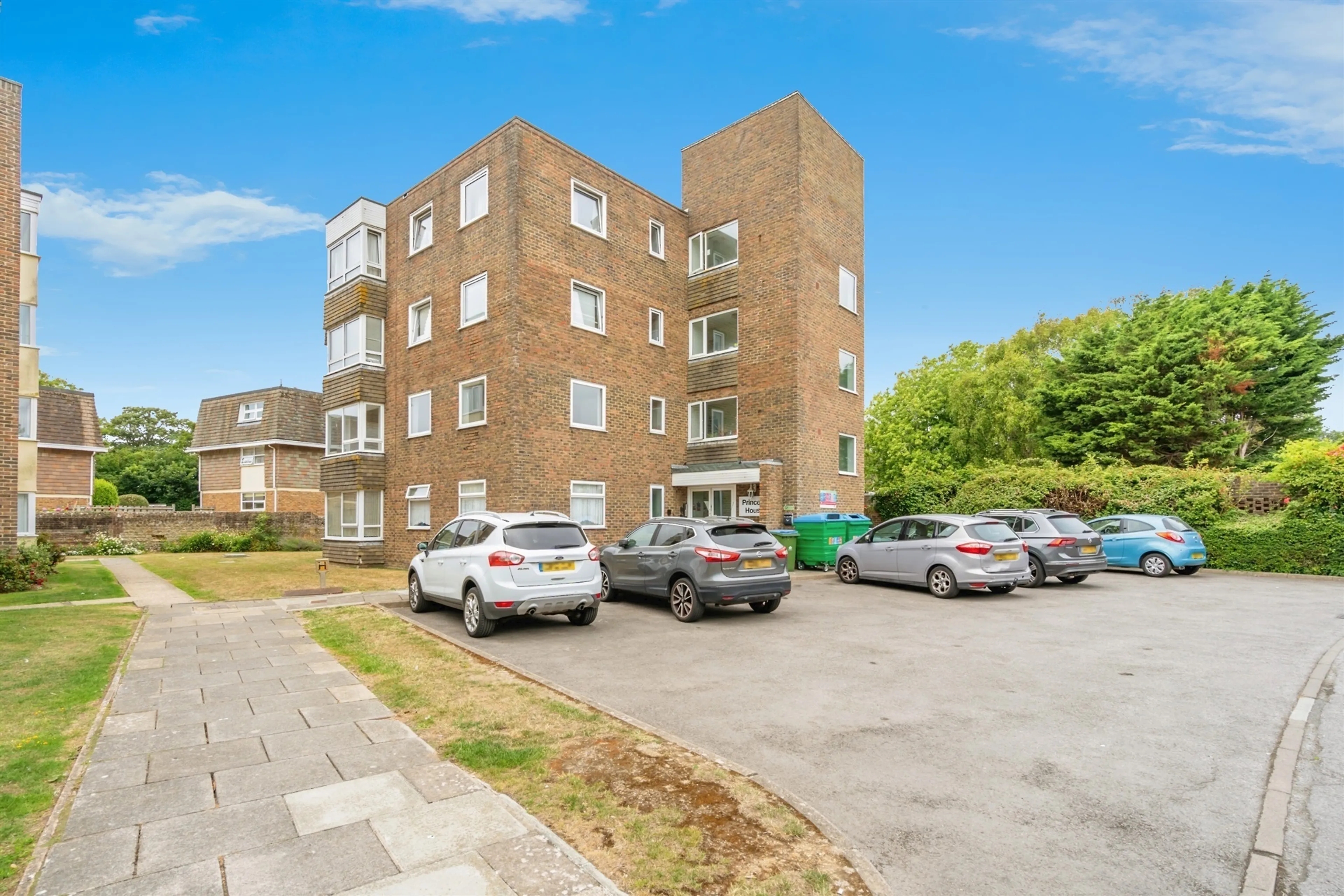 Property at High Street, Bognor Regis