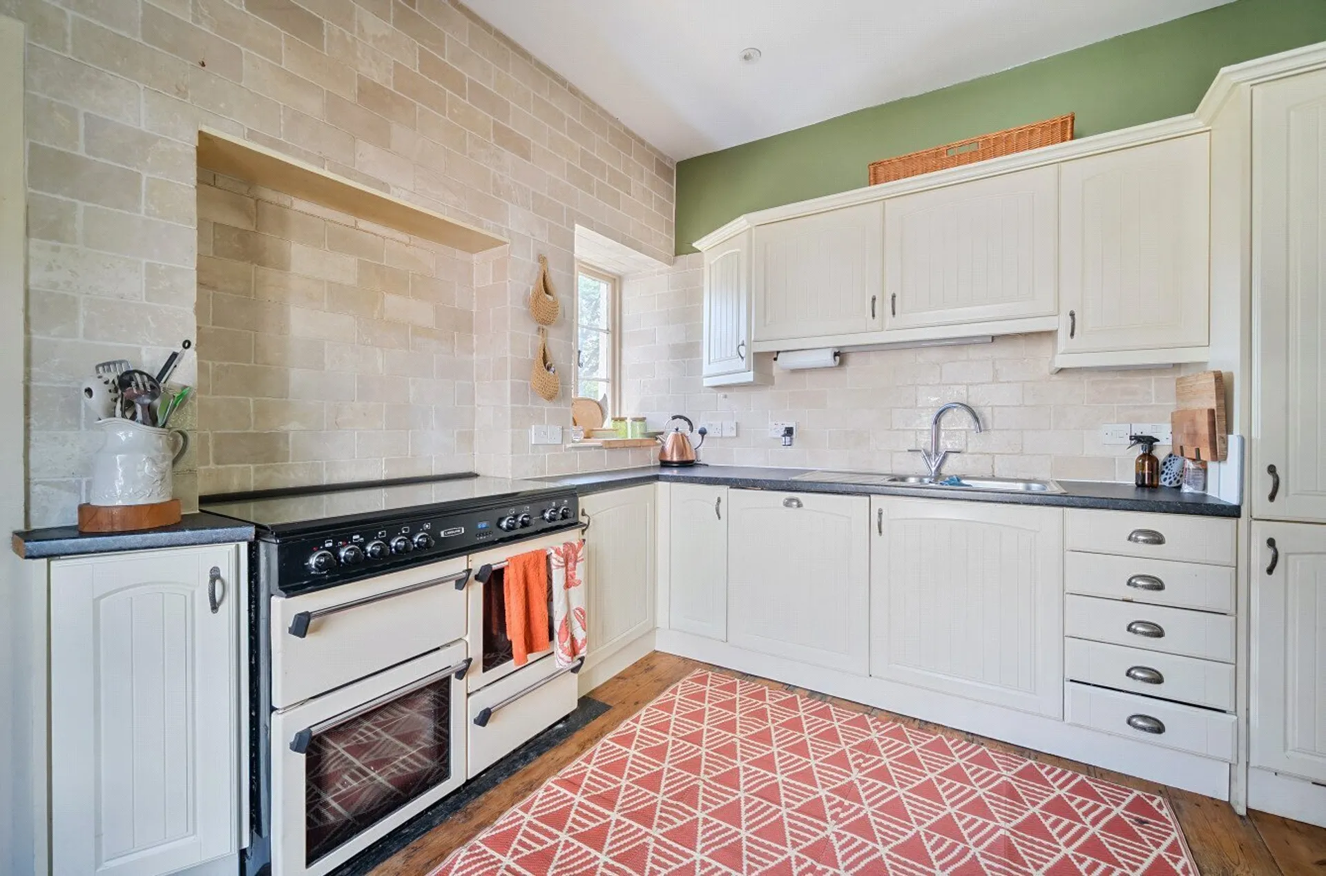 Property photo top 3