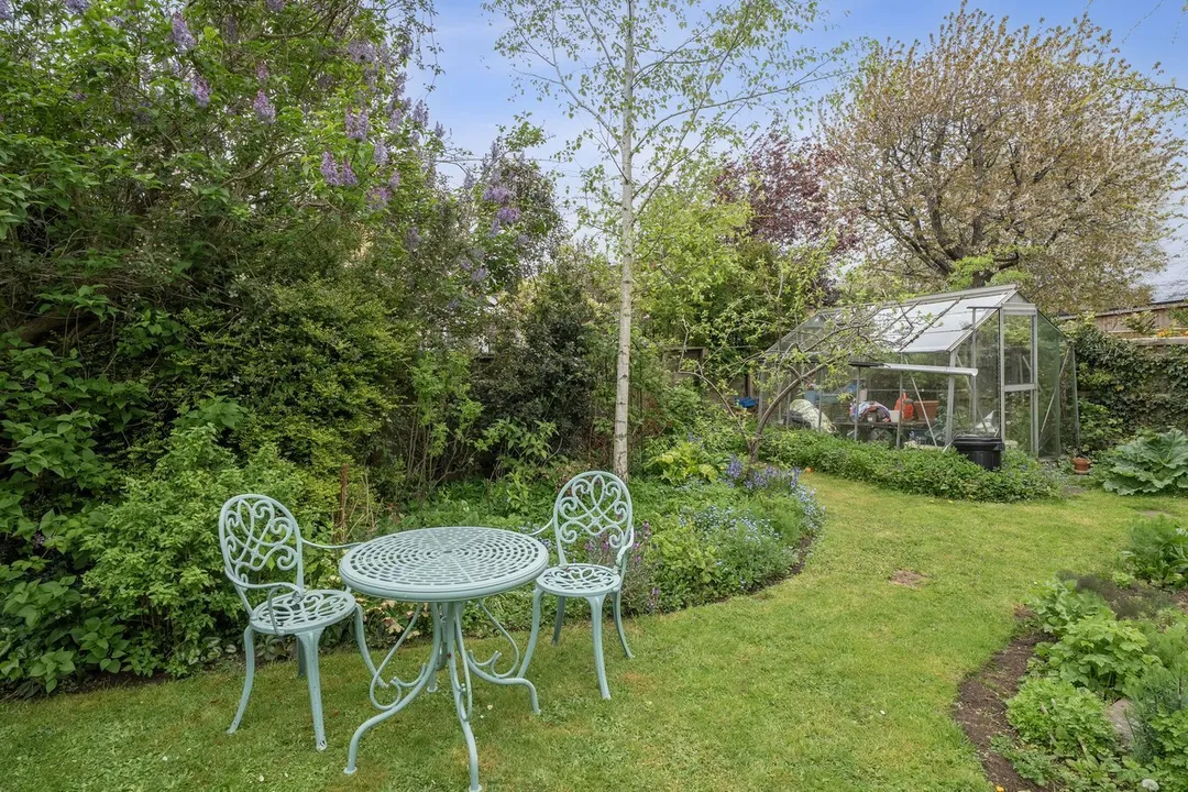 https://mr0.homeflow-assets.co.uk/files/photo/image/47063/4335/_x_/55624918.jpg