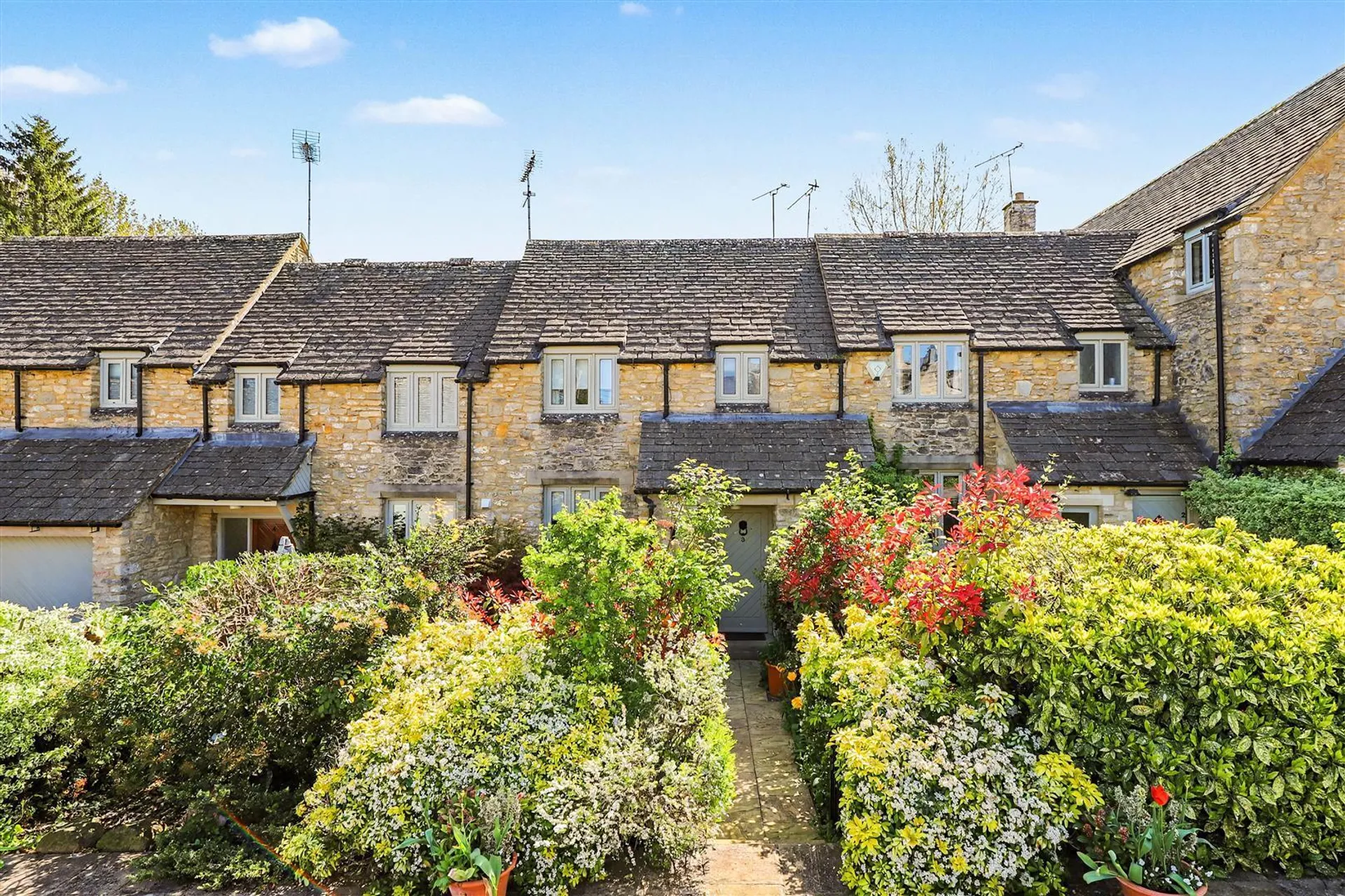 Property photo top 0