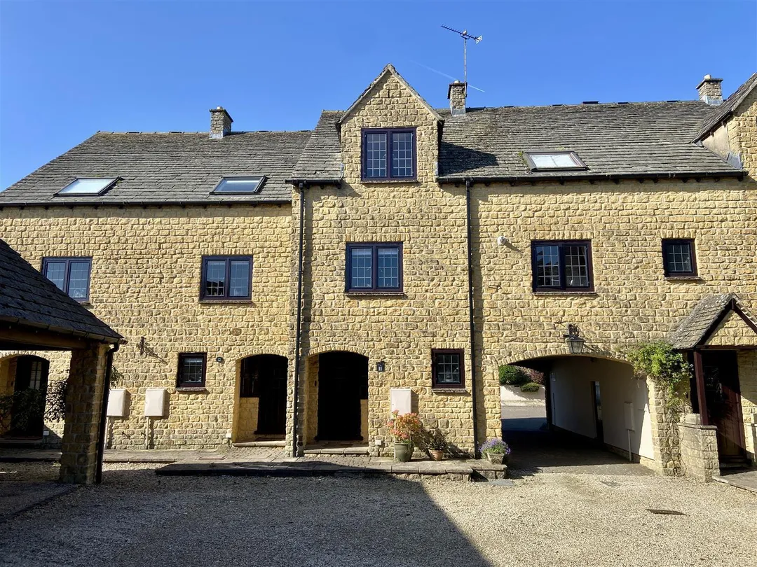 https://mr0.homeflow-assets.co.uk/files/photo/image/47073/9392/_x_/ayrwD8Z-rkqeBF25n8ggxA.jpg
