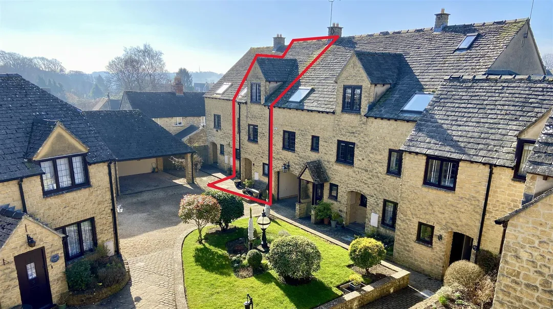 https://mr0.homeflow-assets.co.uk/files/photo/image/47073/9399/_x_/64b8VMC6nUSmT76RlRCgBQ.jpg