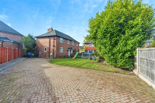 Milburn Avenue, Manchester, Greater M...