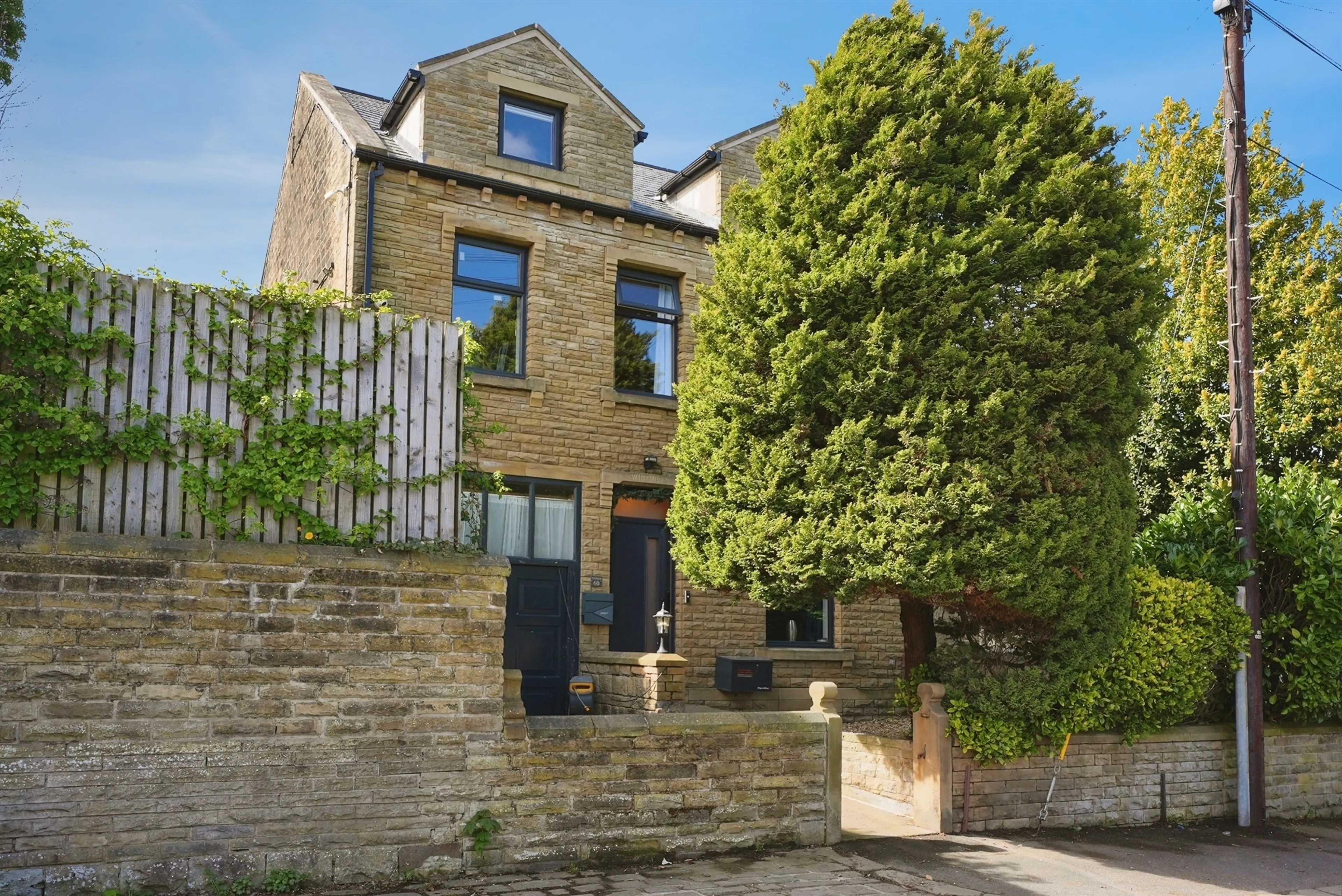 Property at Moor End Road, Huddersfield