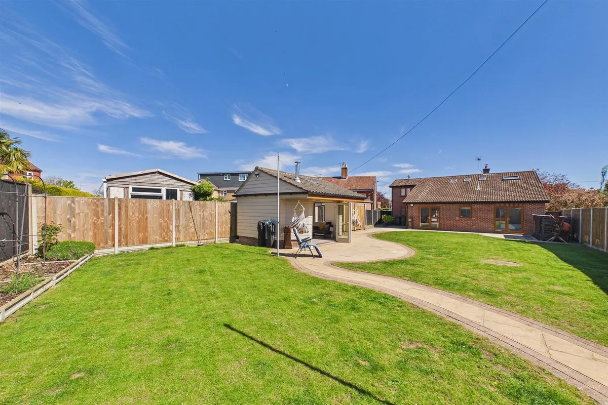 Shipdham Road, Dereham