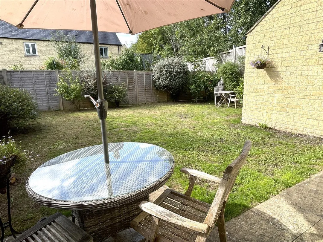 https://mr0.homeflow-assets.co.uk/files/photo/image/47081/0936/_x_/IB69zfWn9Uui_cpcFC2C3g.jpg