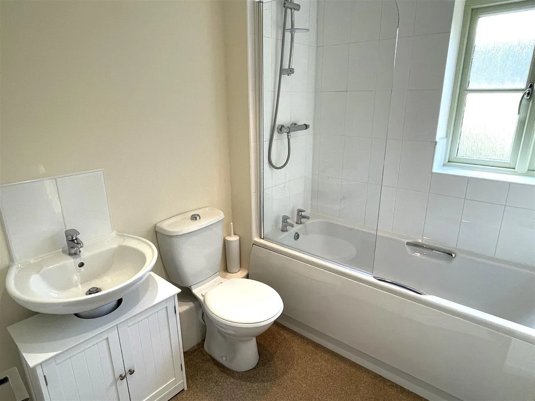 https://mr0.homeflow-assets.co.uk/files/photo/image/47081/0959/_x_/bxdnAERDPkGBq8czivLwwA.jpg