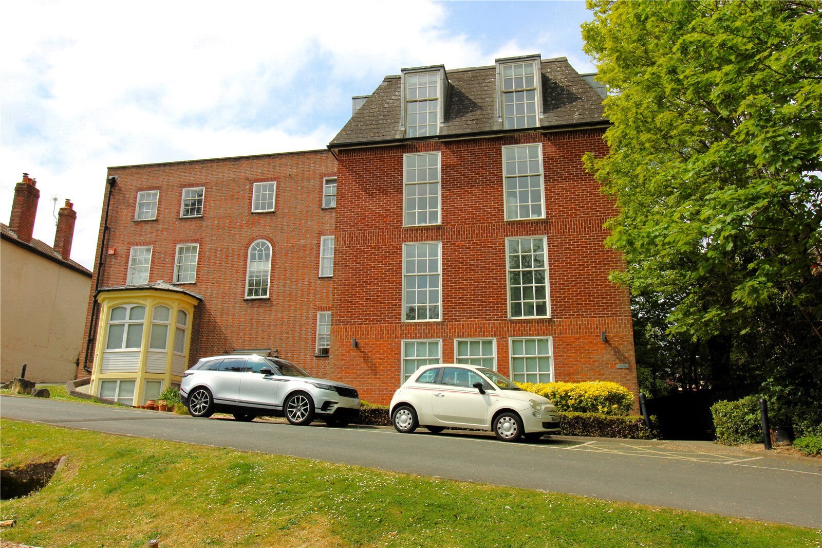 High Street, Fareham, Hampshire, PO16 Image 1
