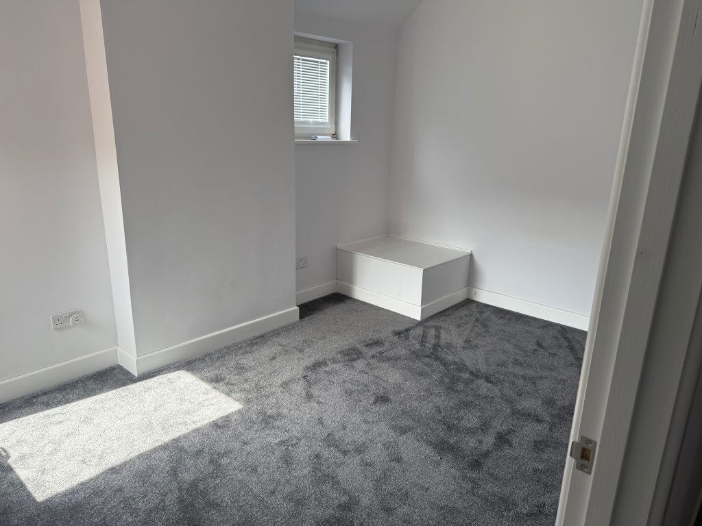 36 New Road, B45 9HU Image 10