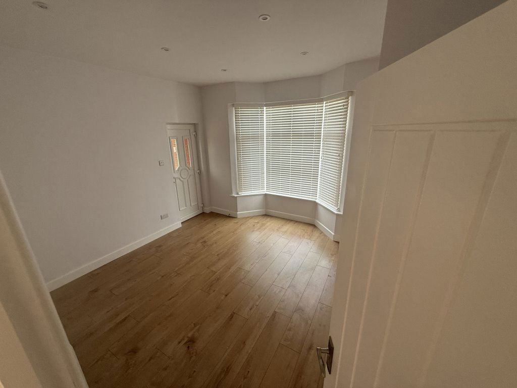 36 New Road, B45 9HU Image 16