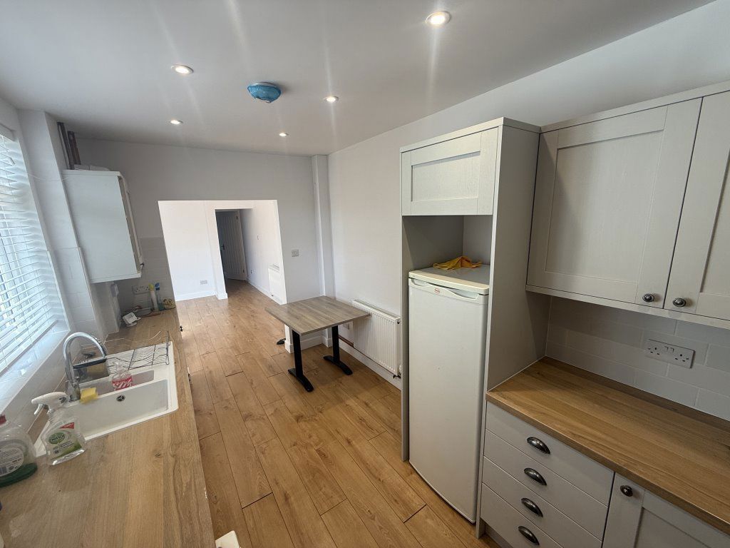 36 New Road, B45 9HU Image 18