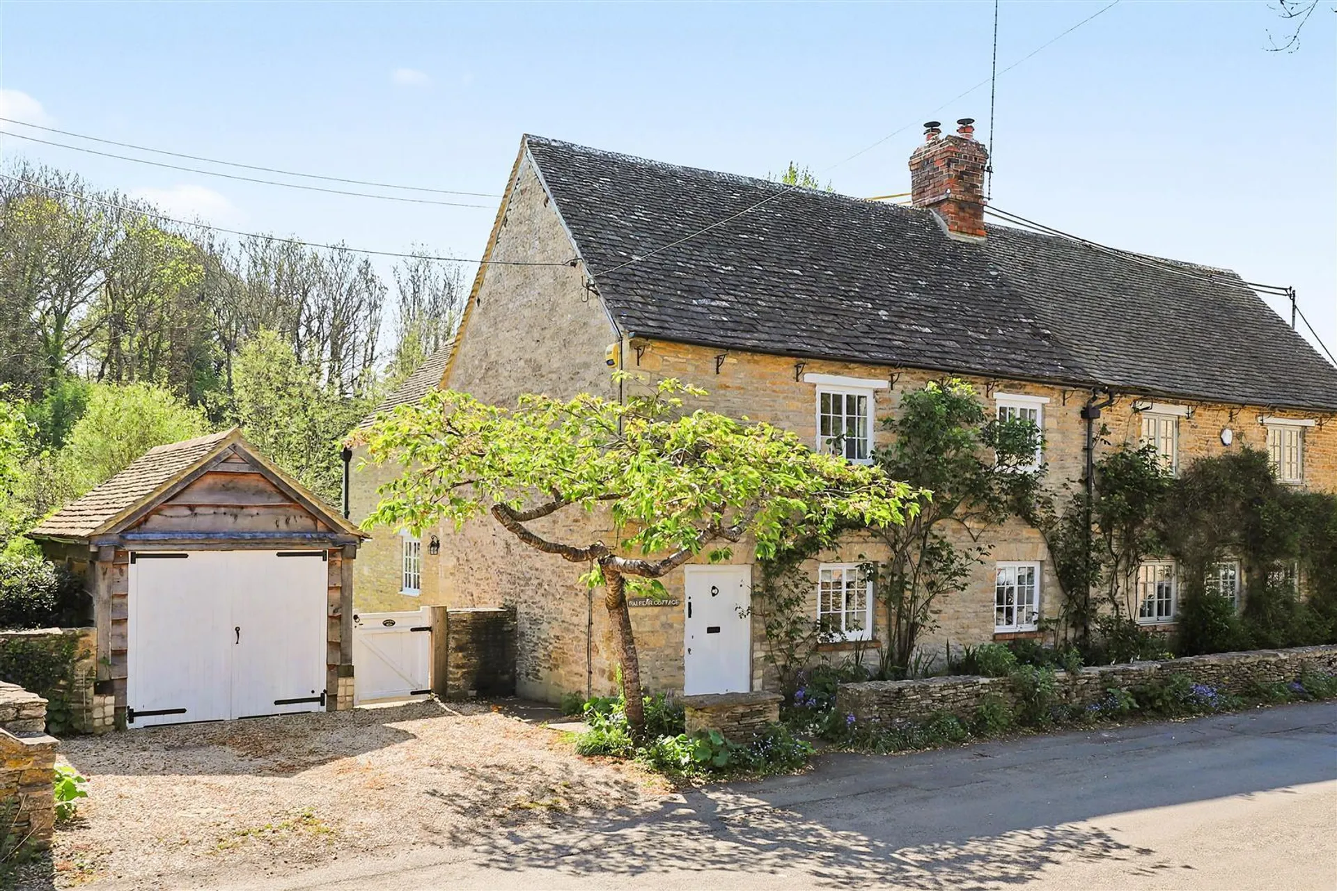 Property photo top 0
