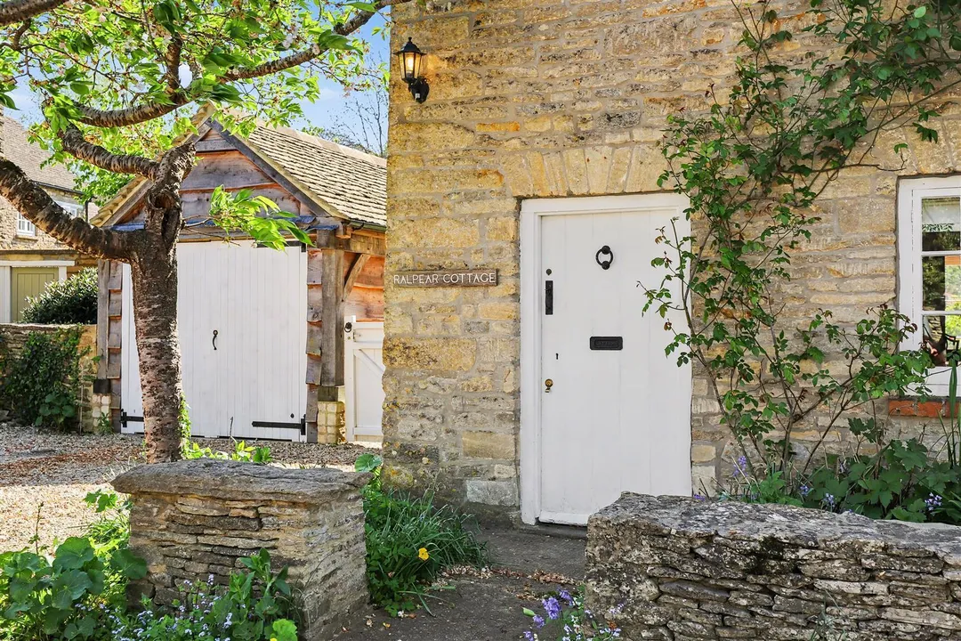 https://mr0.homeflow-assets.co.uk/files/photo/image/47084/7924/_x_/-c5EmajF70ON5wPz7yeQJg.jpg