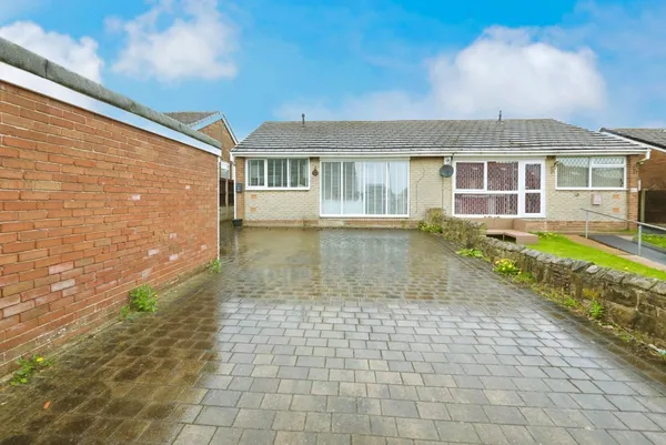 Stone Close, Ravenfield, Rotherham, S...