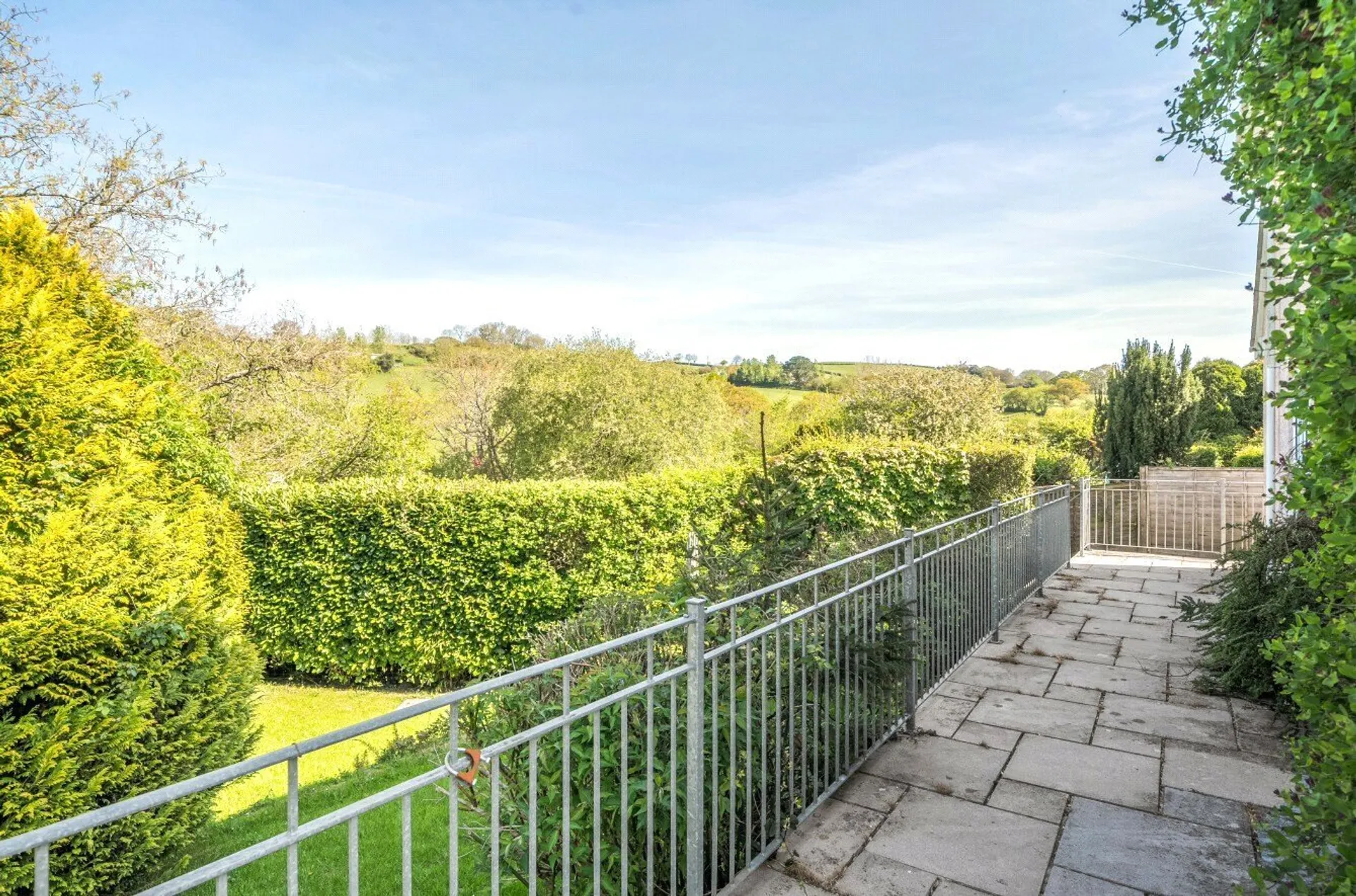 Property photo top 1