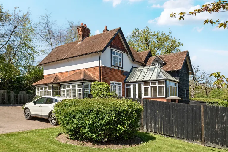Mangrove Lane, Hertford, SG13