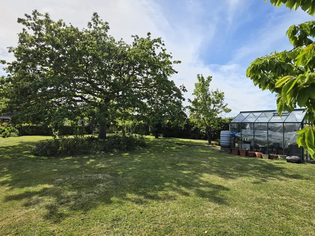 https://mr0.homeflow-assets.co.uk/files/photo/image/47093/7984/_x_/56163928.jpg