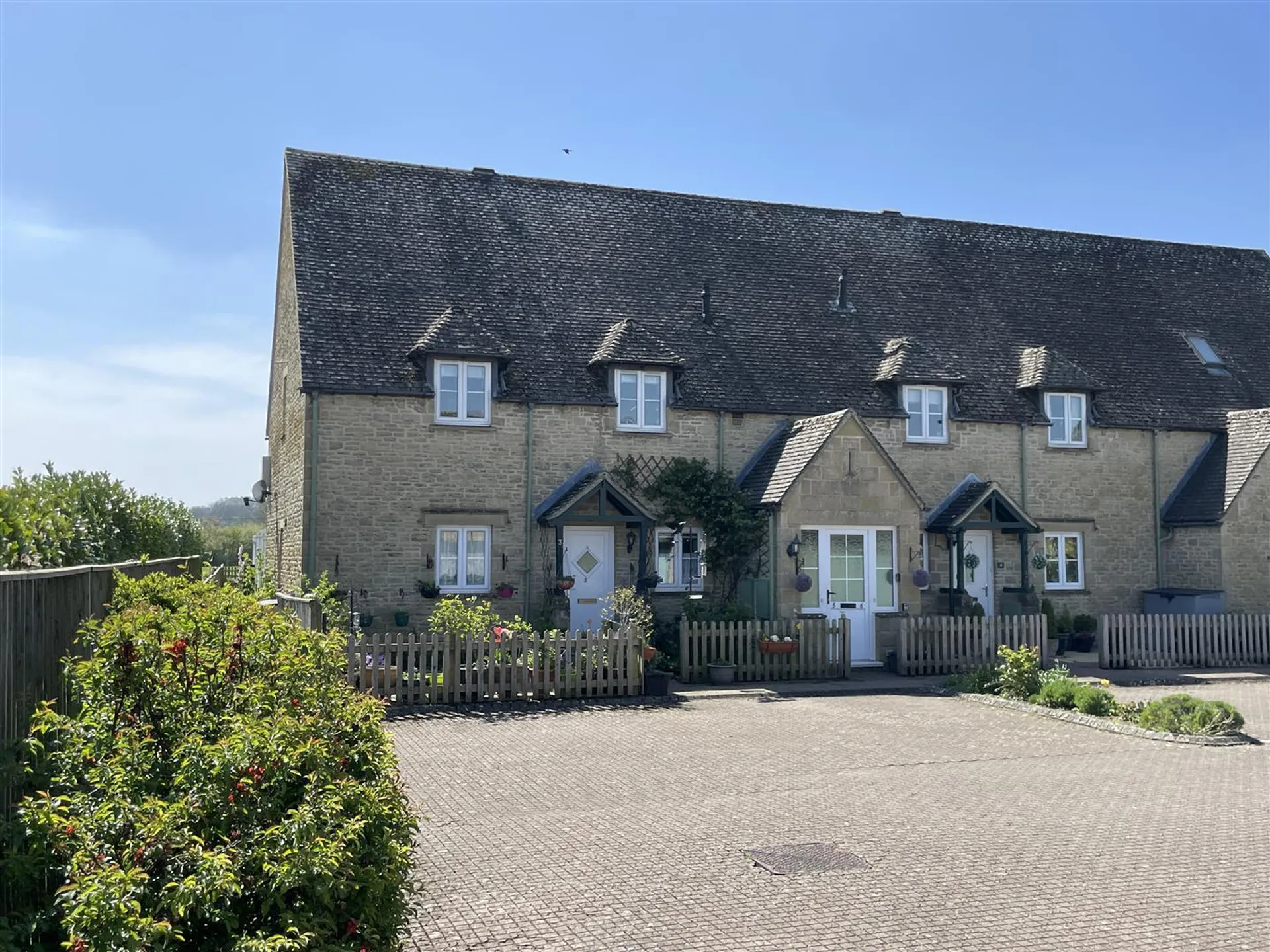 Property photo top 0