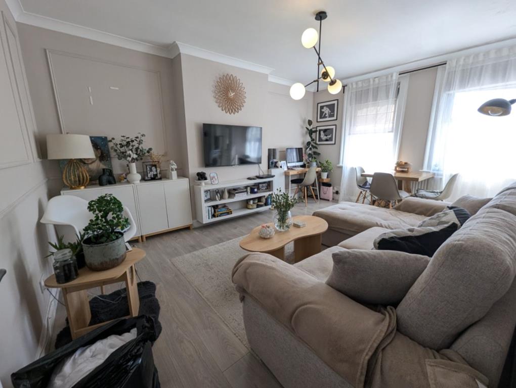 Well Presented One Bedroom Flat For Sale West Hendon Broadway NW9 Image 1