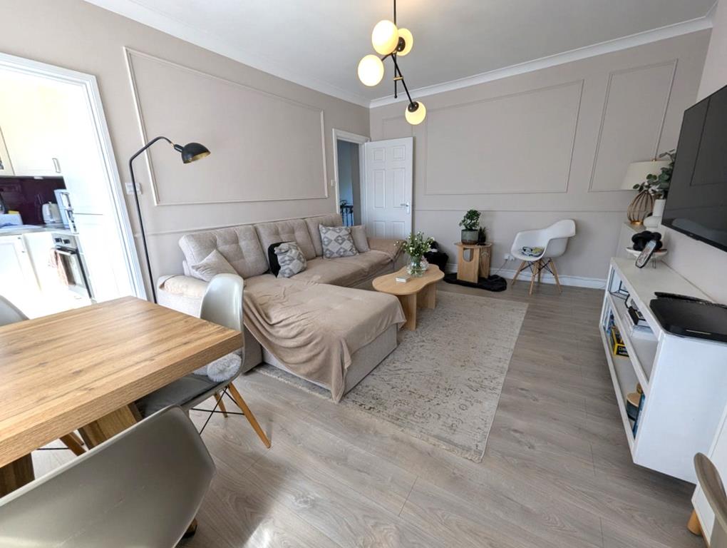 Well Presented One Bedroom Flat For Sale West Hendon Broadway NW9 Image 5