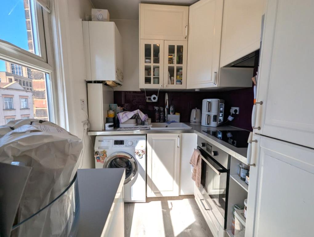 Well Presented One Bedroom Flat For Sale West Hendon Broadway NW9 Image 7