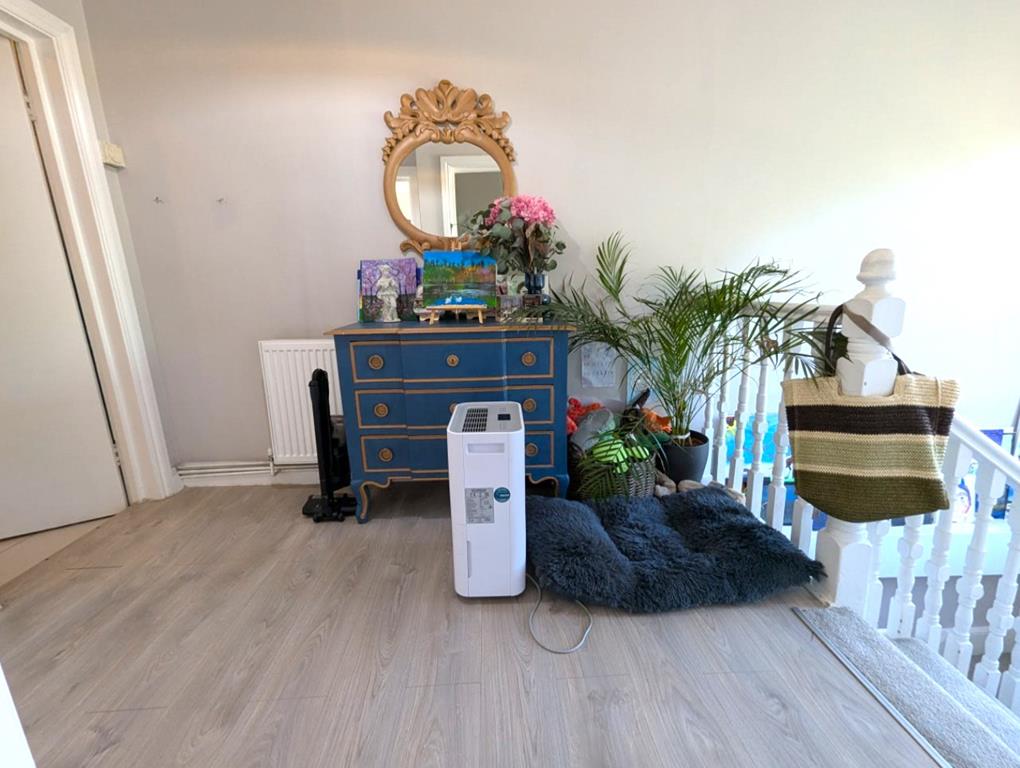 Well Presented One Bedroom Flat For Sale West Hendon Broadway NW9 Image 10