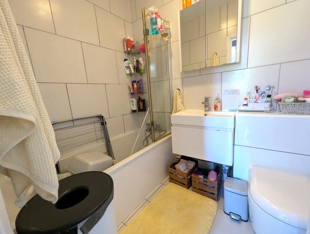 Well Presented One Bedroom Flat For Sale West Hendon Broadway NW9 Image 12