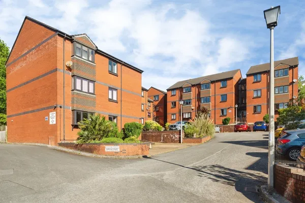 Sarlou Court, Uplands, Swansea, SA2