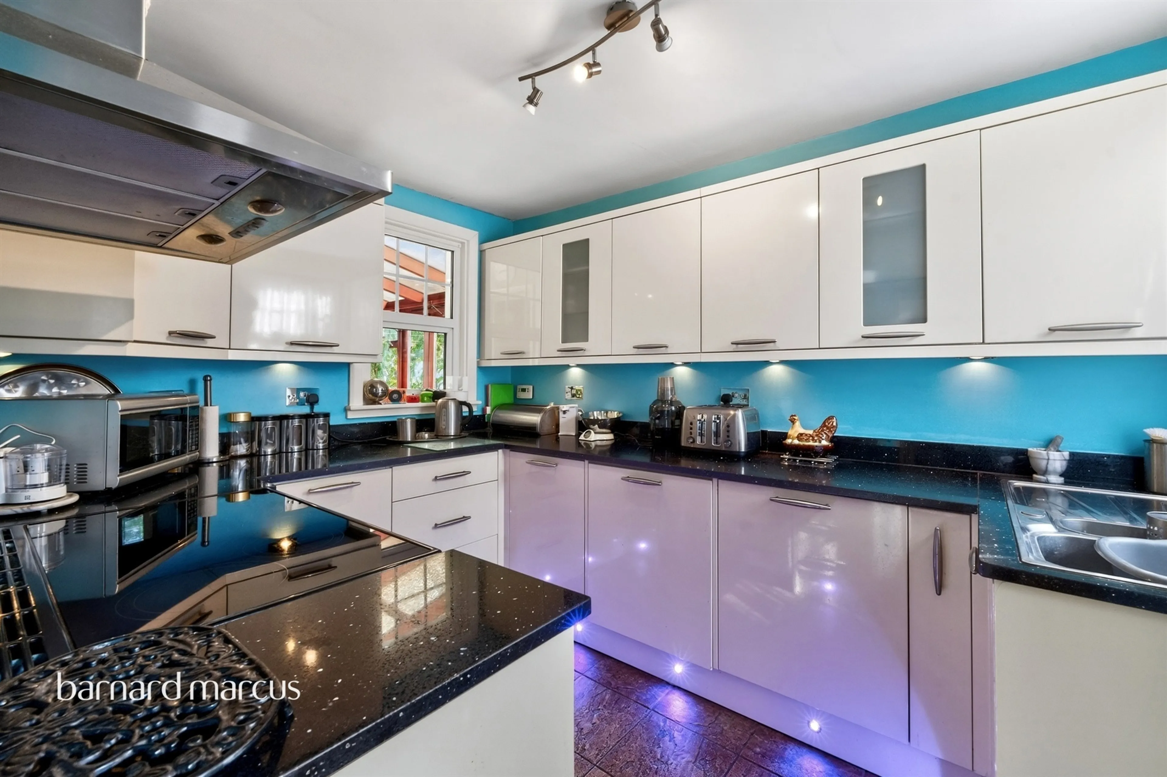 Property at Hanworth Road, Feltham