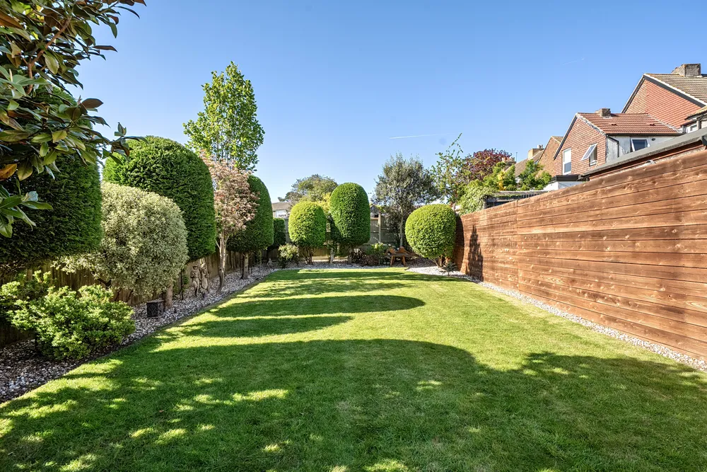 Oak Road, Caterham, CR3