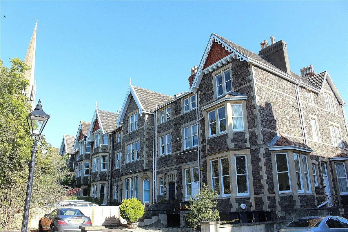 Manilla Road, Clifton