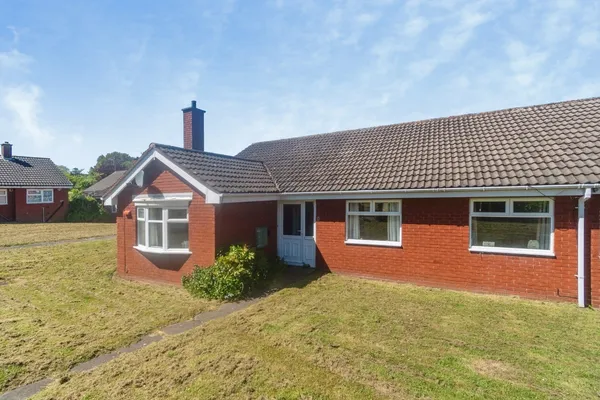 Weston Drive, Cheslyn Hay, Walsall, WS6