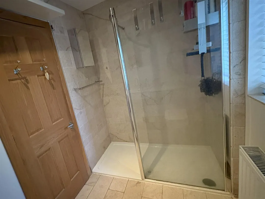 https://mr0.homeflow-assets.co.uk/files/photo/image/47112/9530/_x_/rRUYqWQ5KUCTMwTL-pysTA.jpg