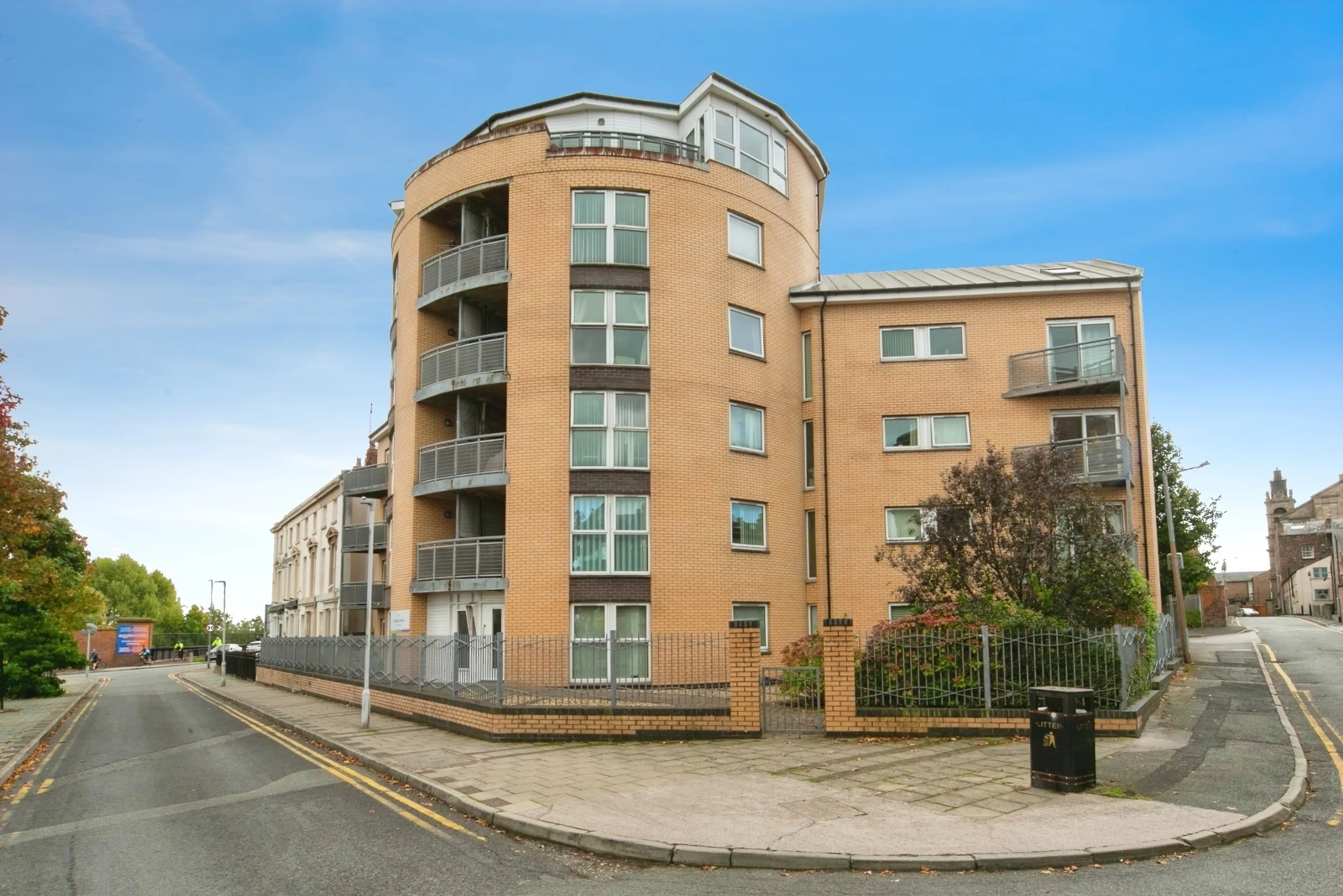 Property photo 0