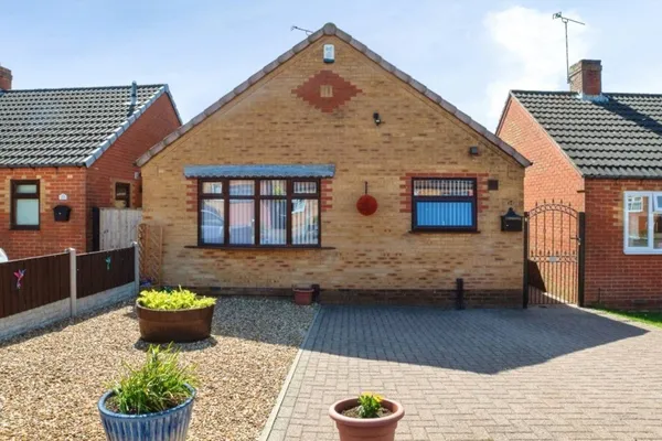 Devonshire Close, SUTTON-IN-ASHFIELD,...