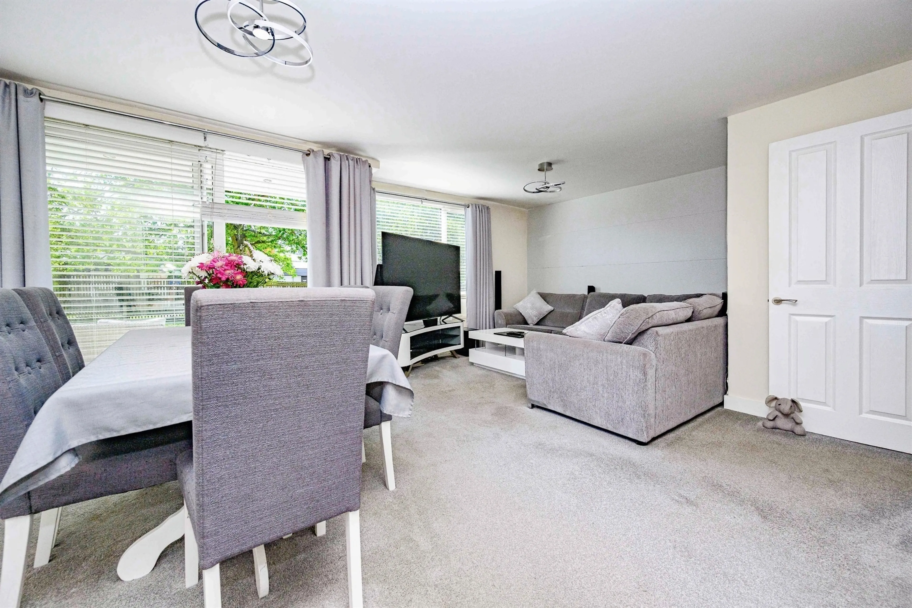 Property at Stevenage Rise, HEMEL HEMPSTEAD