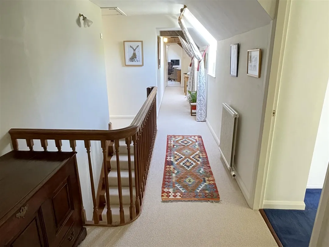https://mr0.homeflow-assets.co.uk/files/photo/image/47119/7768/_x_/YRsUo4CVnUmuRyOGwPGFEw.jpg