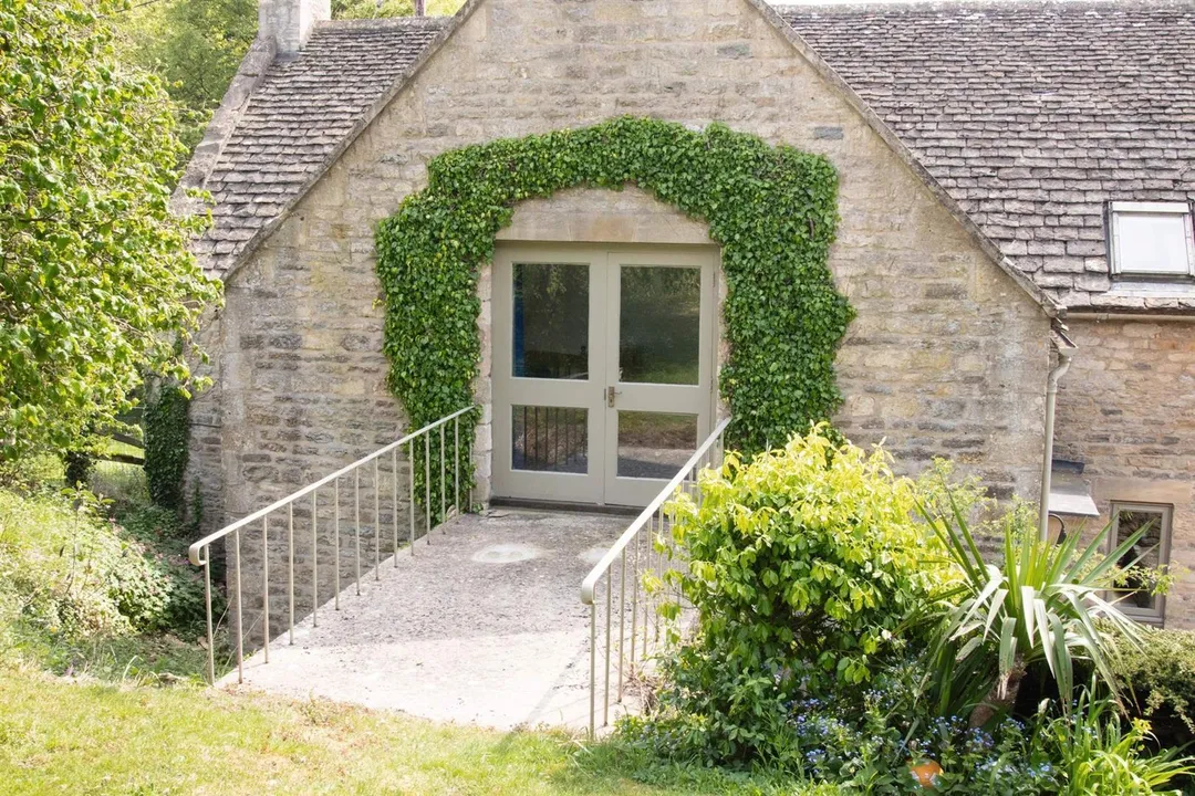 https://mr0.homeflow-assets.co.uk/files/photo/image/47119/7769/_x_/vlxaXkJ3eUuyJdvH5M7wbg.jpg