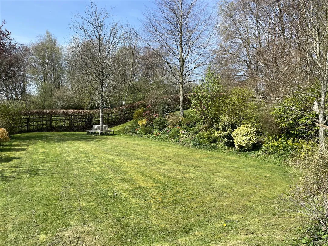https://mr0.homeflow-assets.co.uk/files/photo/image/47119/7776/_x_/8eNGQeiznUOCODwjL6Q9gw.jpg