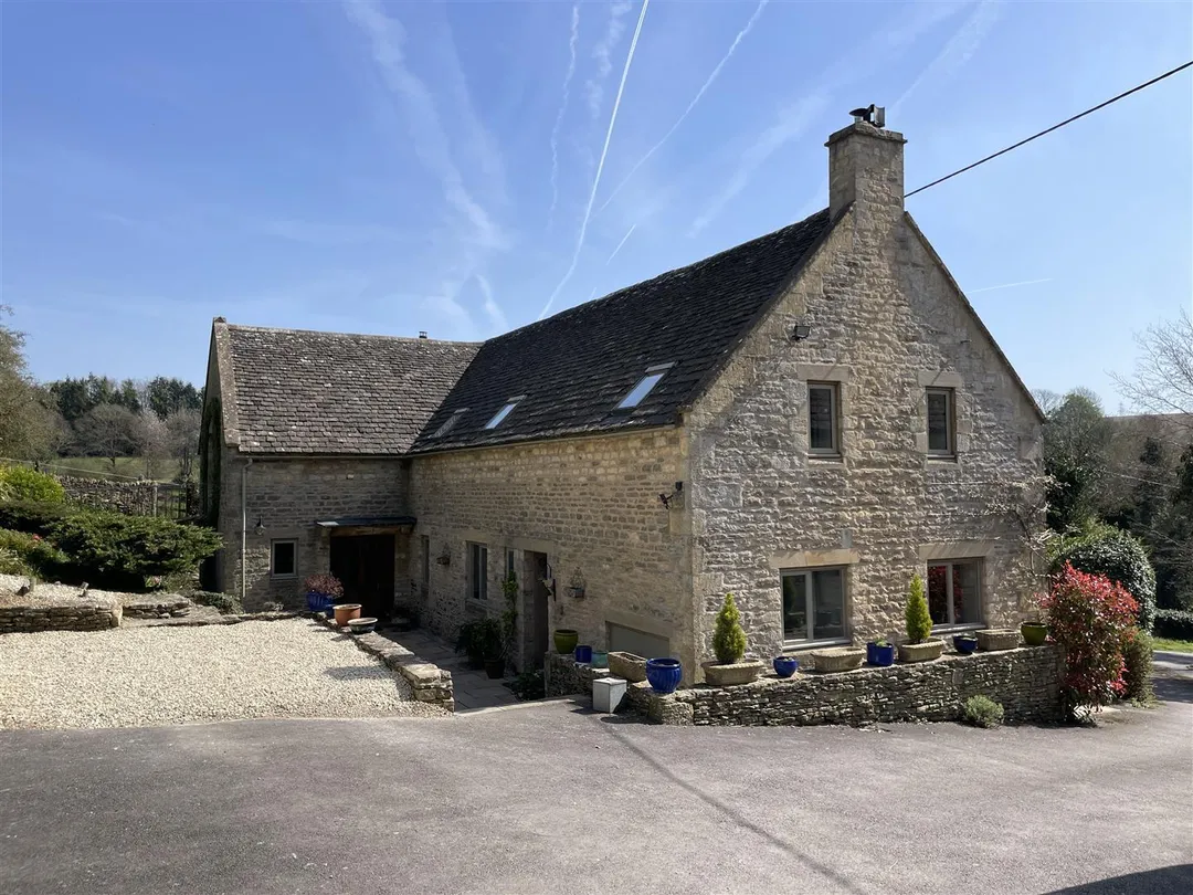 https://mr0.homeflow-assets.co.uk/files/photo/image/47119/7780/_x_/4iQZ6Wl4Y0OnoOmXRel2RQ.jpg