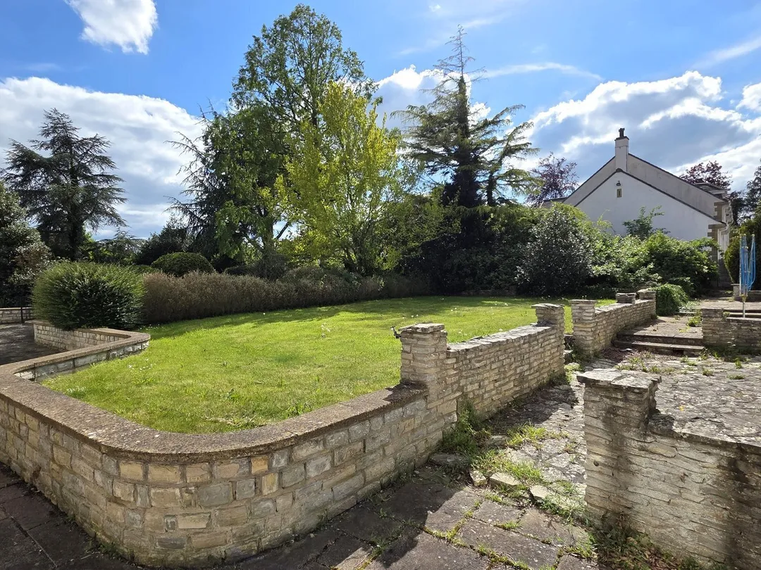 https://mr0.homeflow-assets.co.uk/files/photo/image/47122/7386/_x_/56352111.jpg