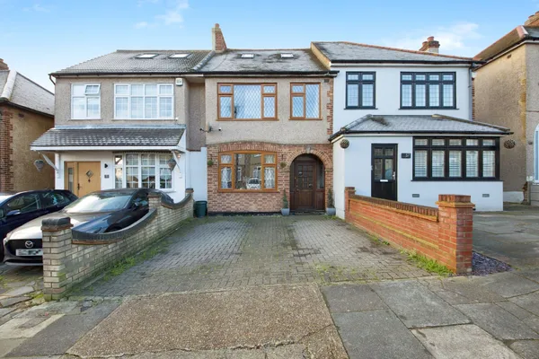 Mount Pleasant Road, Collier Row, Rom...