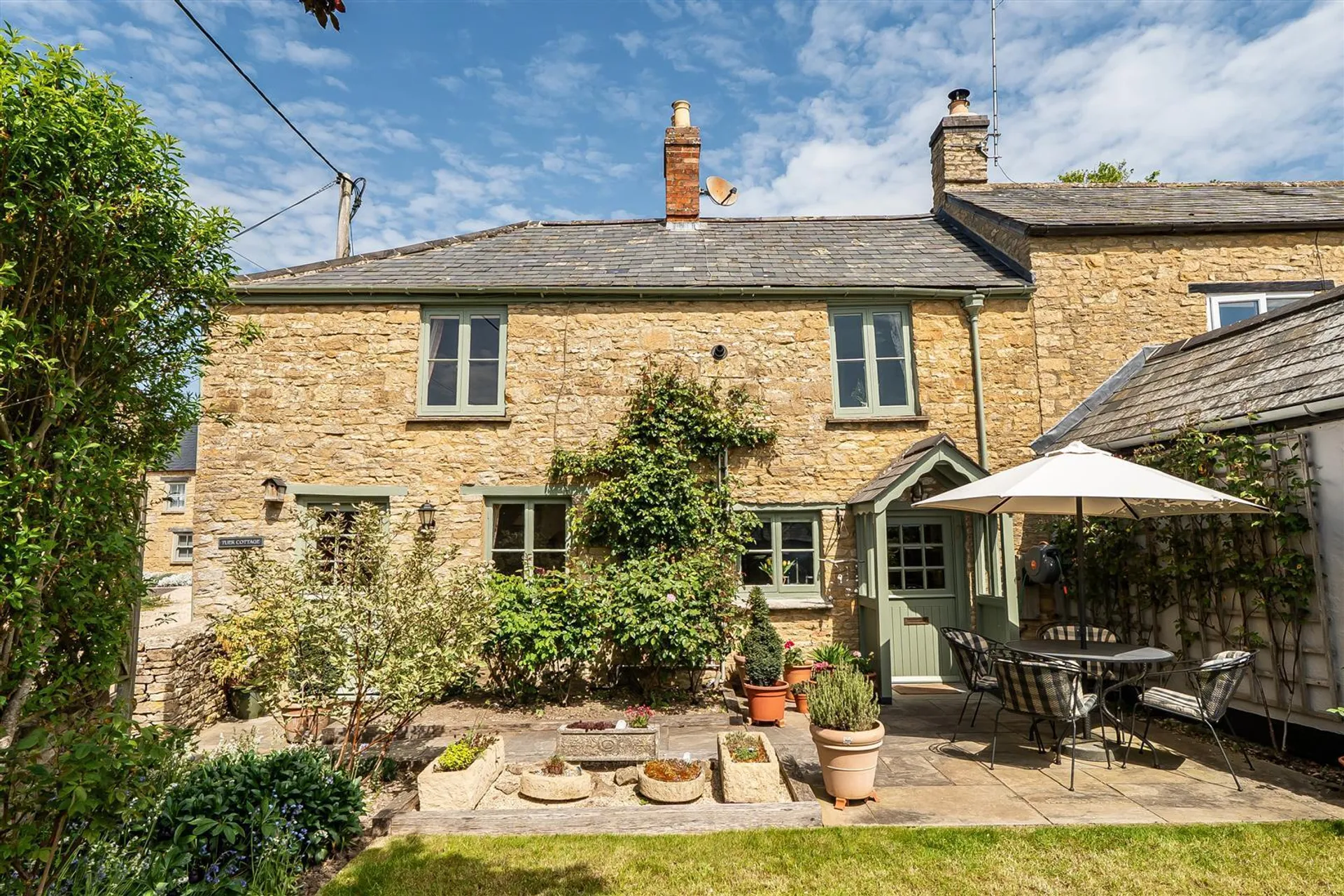 Property photo top 0