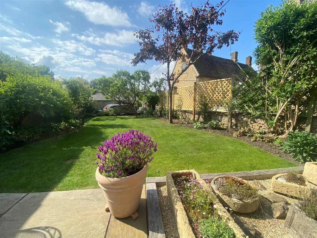 https://mr0.homeflow-assets.co.uk/files/photo/image/47125/4641/_x_/8JKdfhfi-0amAHlodSiNDQ.jpg