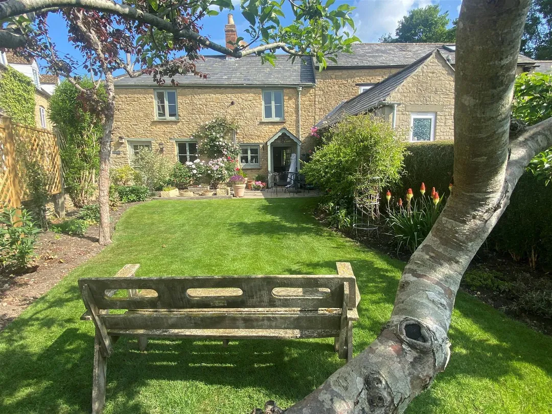https://mr0.homeflow-assets.co.uk/files/photo/image/47126/3123/_x_/DoZcvm7tn0yzyEKOmCFcGw.jpg