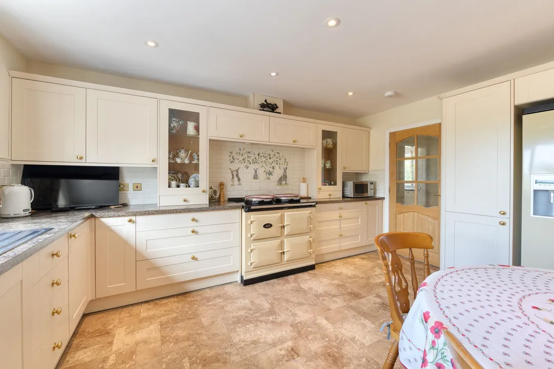 https://mr0.homeflow-assets.co.uk/files/photo/image/47126/4354/_x_/DSC_8243_HDR-137.jpg