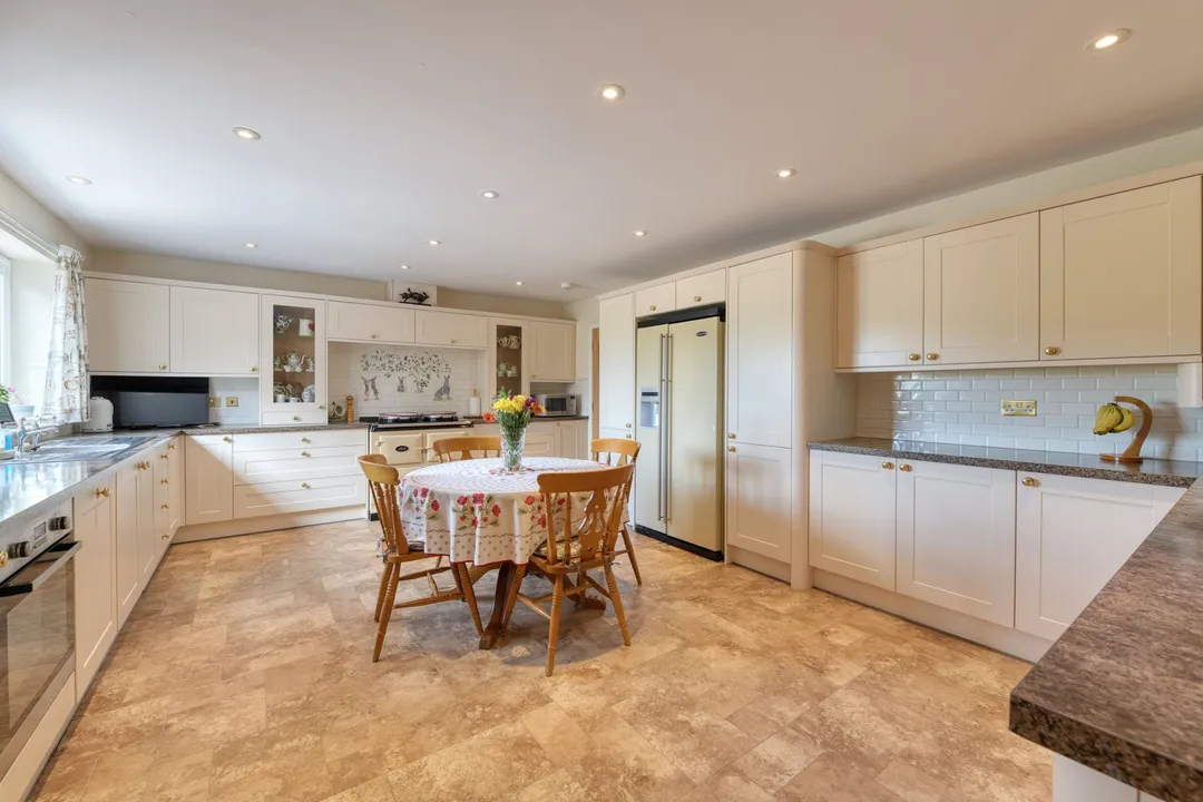 https://mr0.homeflow-assets.co.uk/files/photo/image/47126/4355/_x_/DSC_8268_HDR-141.jpg